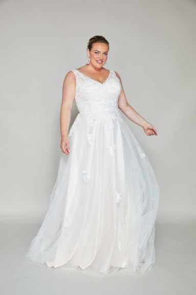 White Studio Curve Plus Size Wedding Dress